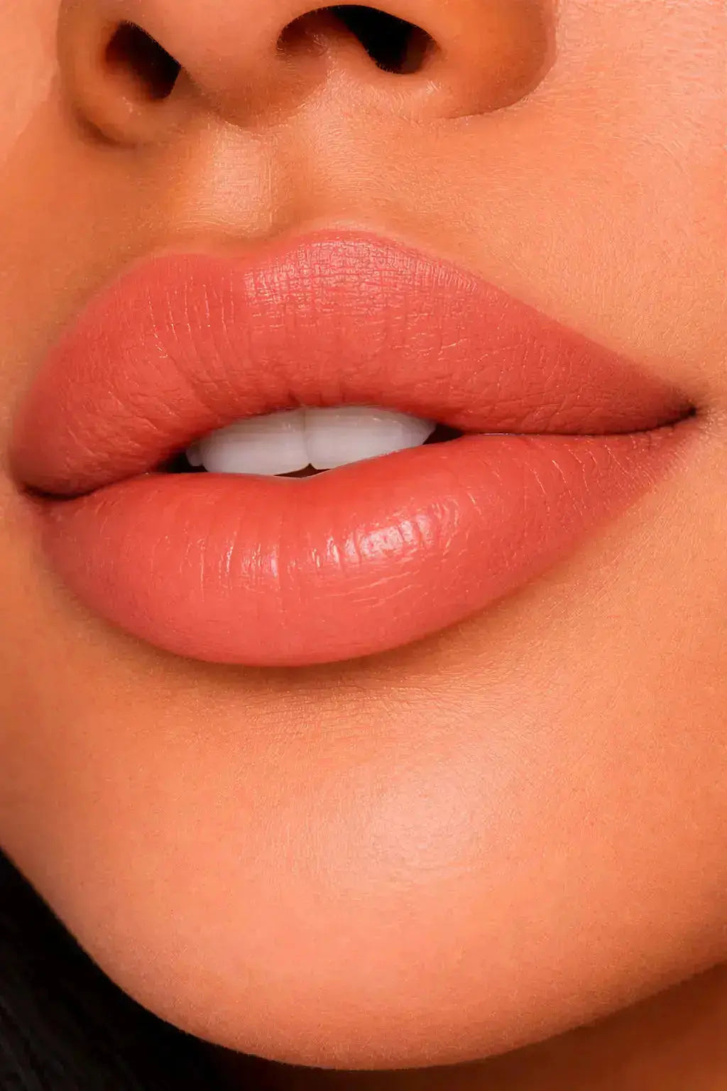 Diamond Michelle luxe bold mrs. rose thorn lipstick lip texture